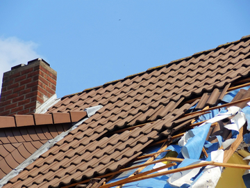 Can You Sell Your House If It Needs A New Roof? (Does New Roof Sell?)