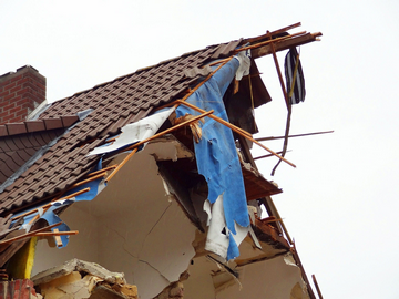 Will Insurance Cover Your Leaking Roof? (Roof Repair Claims)