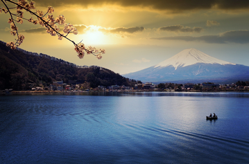 What Are The Pros And Cons Of Living Near A Volcano: 7 Pros | 22 Cons