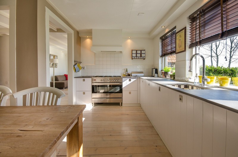 New clean kitchen - Is It Best To Do A House Up Before Selling